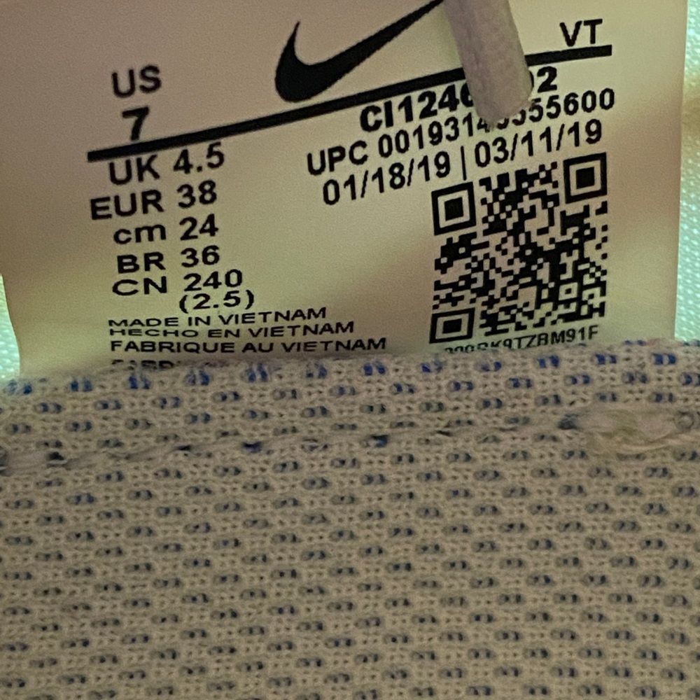 ❌SOLD❌Size 7 - Women’s Nike Air Vapormax Luminous Green shoes - Picture 9 of 9